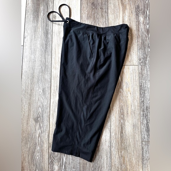 🛍️bcg black Capri Size Small stretch comfortable, drawstring - Picture 2 of 7